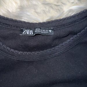 BLACK LETTUCE EDGE ZARA TOP